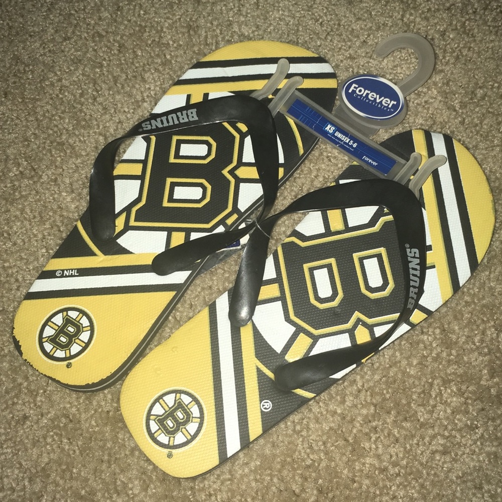 NWT Boston Bruins Flip Flops